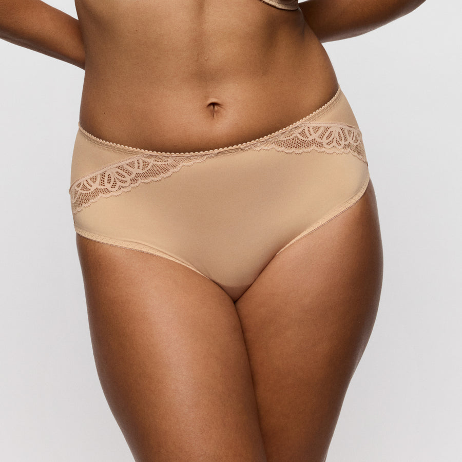 PrimaDonna Salerno Full Brief