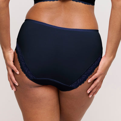 PrimaDonna Salerno Full Brief